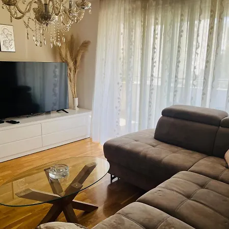 Apartment Avenue Econ *